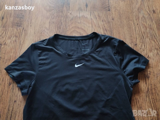 nike dri fit - страхотна дамска тениска С КАТО НОВА, снимка 5 - Тениски - 55252534