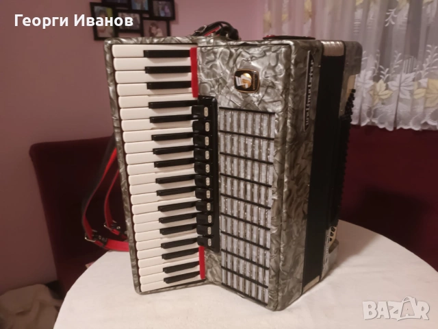 Продавам Акордеон Велтмайстер Стела 120 Баса