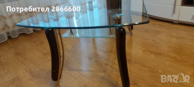 Стъклена холна маса