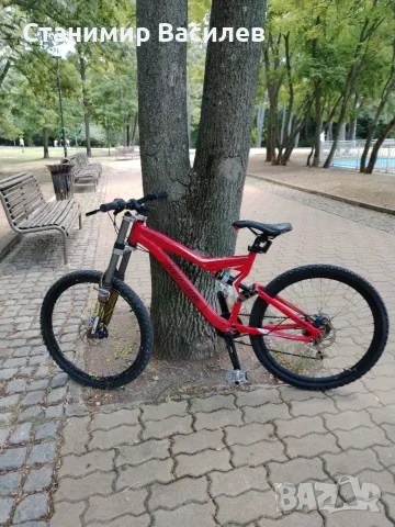 Продавам мекица specialized 