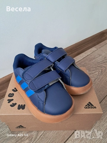 Детски маратонки Adidas, снимка 3 - Детски обувки - 54275554