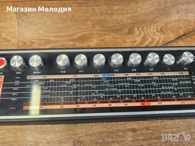Ретро Telefunken Bajazzo Universal 201 – Легенда от златната ера на транзисторите, снимка 6 - Радиокасетофони, транзистори - 54565889