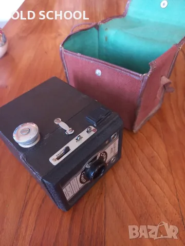 Стар фотоапарат 1955 (box camera), снимка 6 - Антикварни и старинни предмети - 55544809