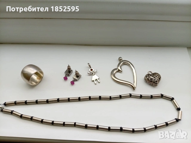 Vintage лот от обеци, висулки и др., снимка 9 - Колиета, медальони, синджири - 54721346