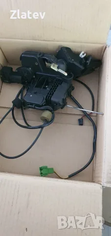Оригинална предна дясна брава за Mercedes E-класа W211 (A2117201235) с Keyless-Go – втора употреба, снимка 4 - Части - 55639992