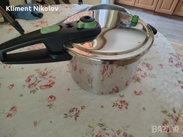 Тенджера под налягане TEFAL