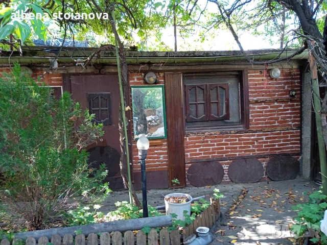 Къща гр. Костенец, снимка 5 - Къщи - 55034534
