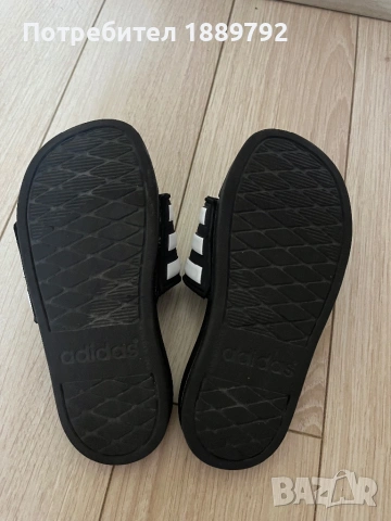 Детски, меки чехли Адидас/ Adidas, снимка 4 - Детски сандали и чехли - 54608434