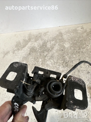 Механизъм за заключване на капак за Chevrolet Captiva 2.2 Vcdi (2012), снимка 3 - Части - 54620190