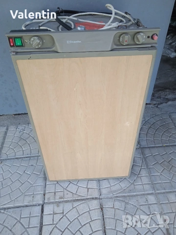 хладилник Електролукс 