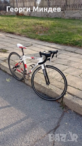 Продавам бегач БМС с поликарбонова вилка