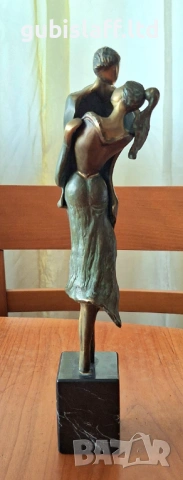 Маслени бои, платно, размер 50х35 см., размер с рамка 64х49 см.   Не мога да разчета подписа.