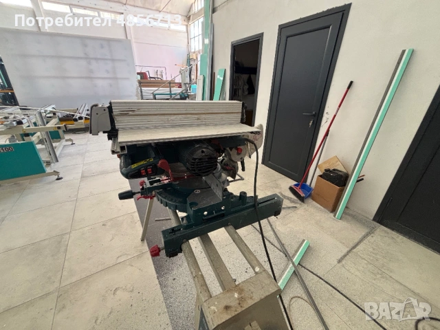 Циркуляр Bosch GTM 12 със стойка, снимка 4 - Други инструменти - 54904327