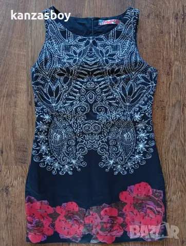 Desigual - страхотна рокля р-р 40 М/L, снимка 2 - Рокли - 55348933