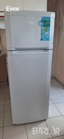 Свободностоящ хладилник с горен фризер Beko DSA 25020