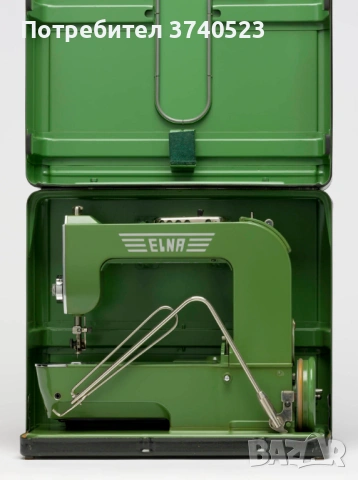 Колекционерска Винтидж 40-тe, Швейцарска Elna 1 Grasshopper шевна машина с куфар. Сервизирана., снимка 3 - Антикварни и старинни предмети - 54111389