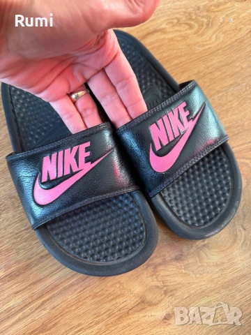 Оригинални чехли  Nike Victoria! 35,5 н, снимка 2 - Чехли - 54714609