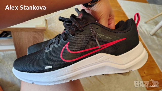 чисто нови Маратонки Nike