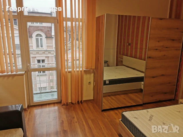 Аристократичен апартамент на самата Главна, снимка 5 - Етаж от къща - 55136224