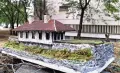 авторски колекционерски ,реалистичен,детайлен модел на стара българска къща, снимка 2