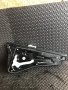 Стъклоповдигач за задна лява врата за Land Rover Discovery IV (2011) AH2227001AA, снимка 1
