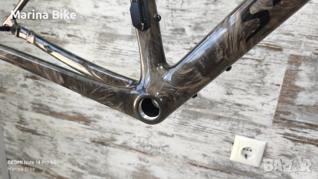 Карбонова шосейна рамка Specialized Roubaix SL8 S-Works Future Shock 3.0  | 52, снимка 3 - Части за велосипеди - 55237969