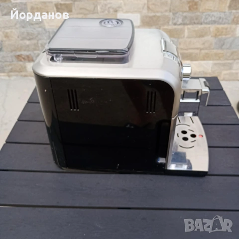 Кафемашина Saeco Syntia, снимка 4 - Кафемашини - 55165804
