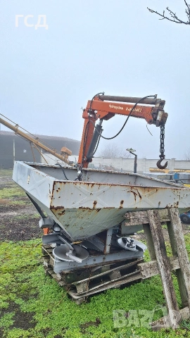 Българска навесна торачка Мадара модел 3500Р с кранно устройство., снимка 2 - Селскостопанска техника - 53992233