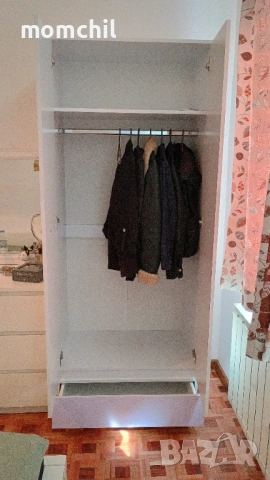Продавам двукрилен гардероб , снимка 2 - Гардероби - 54029838