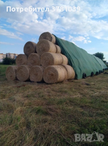 Продавам ролонни бали сено