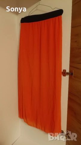 Пола оранжева