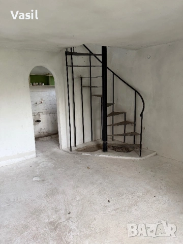 Двуетажна къща в с. Покрайна, снимка 10 - Вили - 54347473