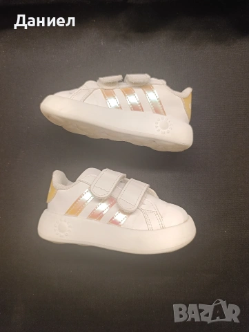 Детски маратонки Adidas , снимка 2 - Детски маратонки - 54755909