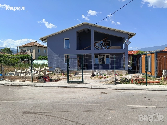 Продавам къща с. Сливница до гр. Кресна