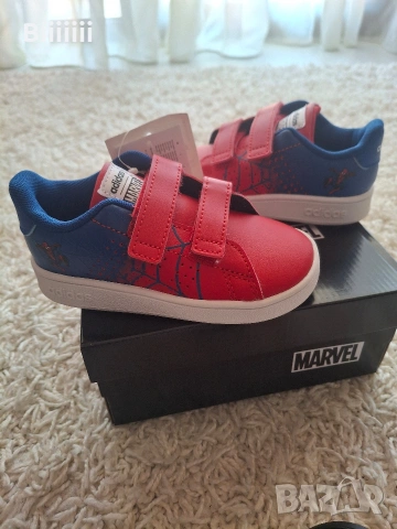 Нови оригинални маратонки Adidas Marvel, снимка 4 - Детски маратонки - 54442630