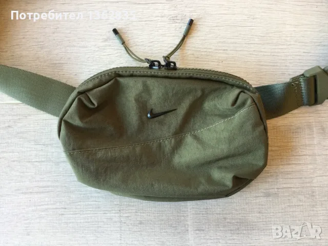 НОВА оригинална мъжка / унисекс зелена чанта / crossbody bag чантичка за кръста "банан" NIKE от САЩ, снимка 4 - Чанти - 55358145