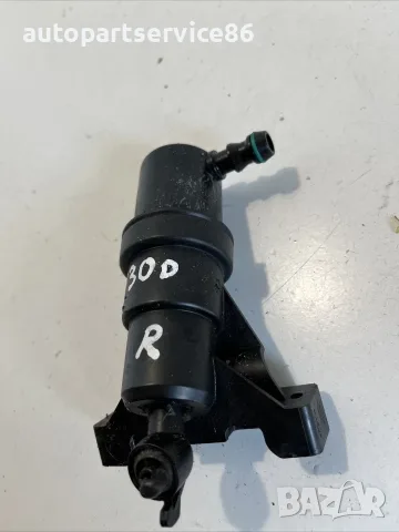 Помпа за измиване на фарове предна дясна за BMW E65 730D V6 (2007), снимка 2 - Части - 55363969