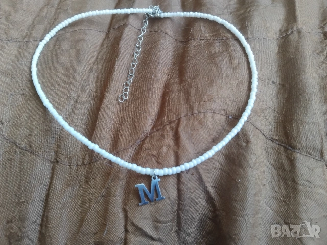 Колие с медальон буква М, снимка 2 - Колиета, медальони, синджири - 54231522