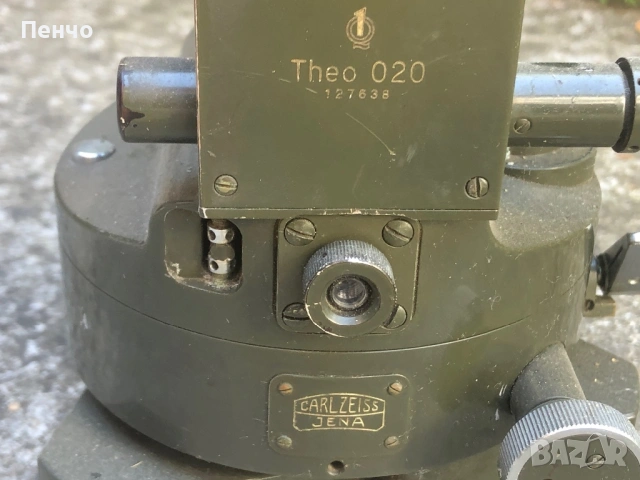 стар военен теодолит /нивелир, бусола/ "CARL ZEISS JENA" Theo 020 - Germany, снимка 2 - Антикварни и старинни предмети - 54937322