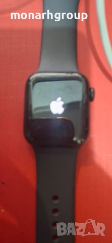 Smart Часовник Apple watch SE/40mm/леки драскотини по стъклото