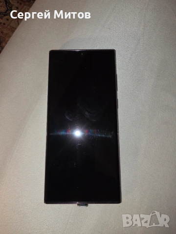Продавам самсунг галакси s22 ултра, цвят боргунди, 512 gb. ram, 5G. 