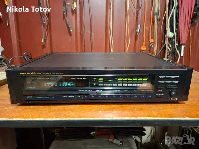 Продава се тунер Onkyo T-9990. 