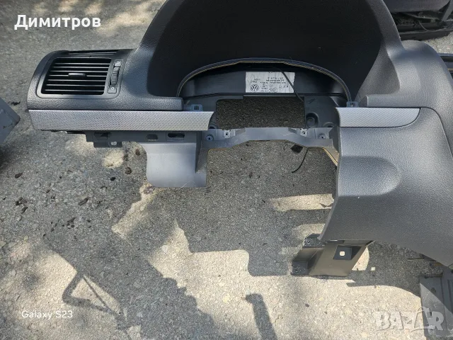 Арматурно табло за VW Touran + еърбъци ,от 2003 до 2010 година ., снимка 3 - Части - 55404023