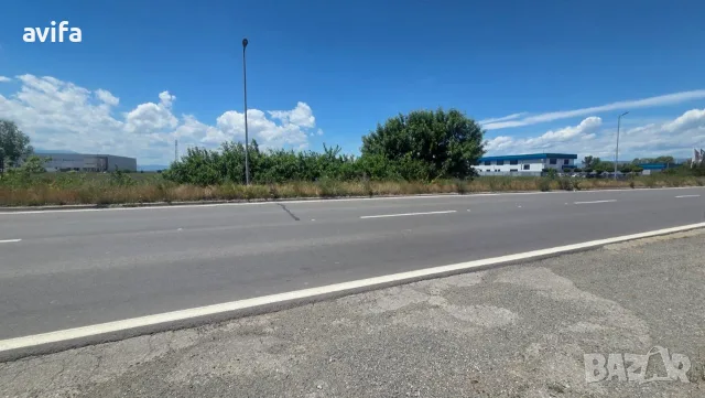 Имот на централен път 