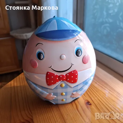 Метална кутия с бисквити от Англия