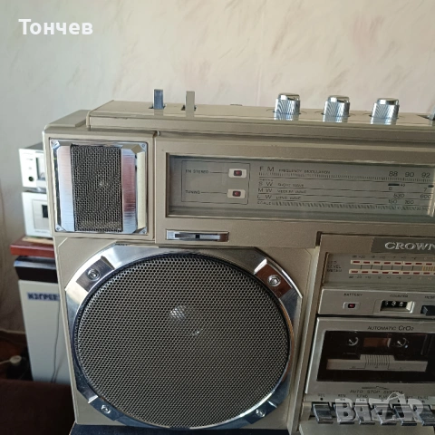 Радиокасетофон Crown CSC-950L, снимка 3 - Радиокасетофони, транзистори - 54330285