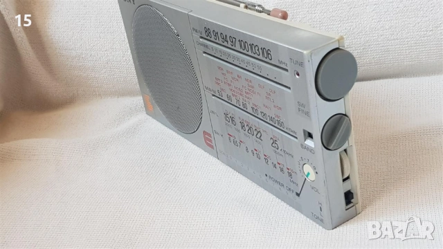 Sony ICF-35 ретро преносимо радио, снимка 3 - Радиокасетофони, транзистори - 54904854