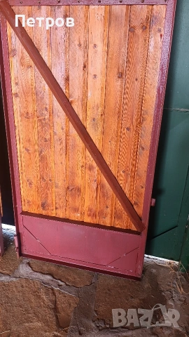 Продавам двукрила плътна врата от винкел, ламарина и чамова ламперия, снимка 4 - Входни врати - 54196557