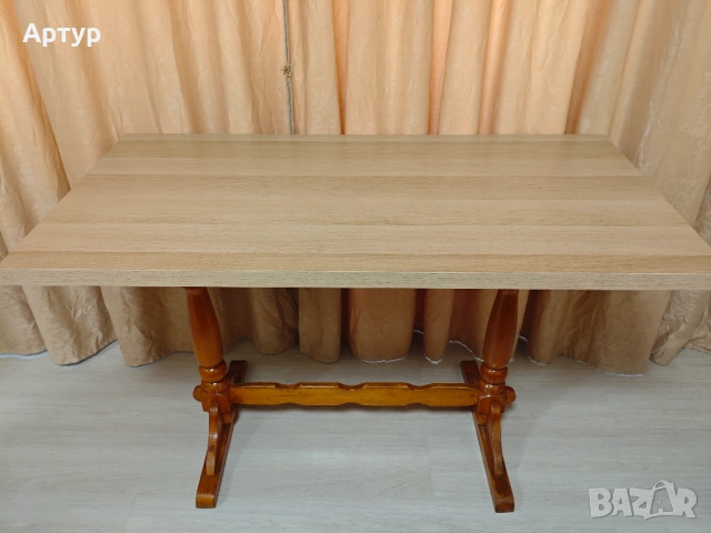 Кухненски комплект от маса и два стола