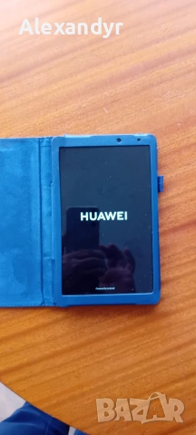Продавам таблет HUAWEI 8инча